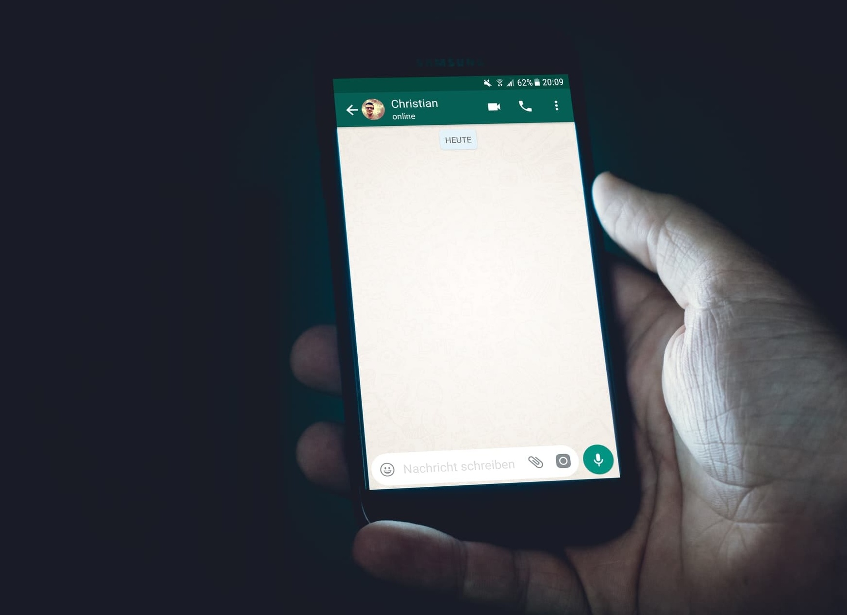 Бизнес-аккаунт в WhatsApp: функции, виды, преимущества и недостатки. Как связать с системой соцсетей???
